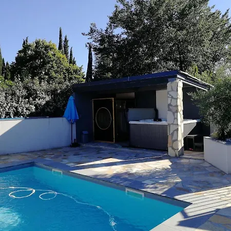 Apartament Sauna Piscine Grospierres